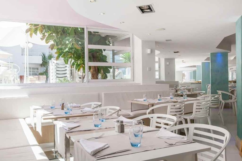 Hotel Fergus Style Cala Blanca Suites