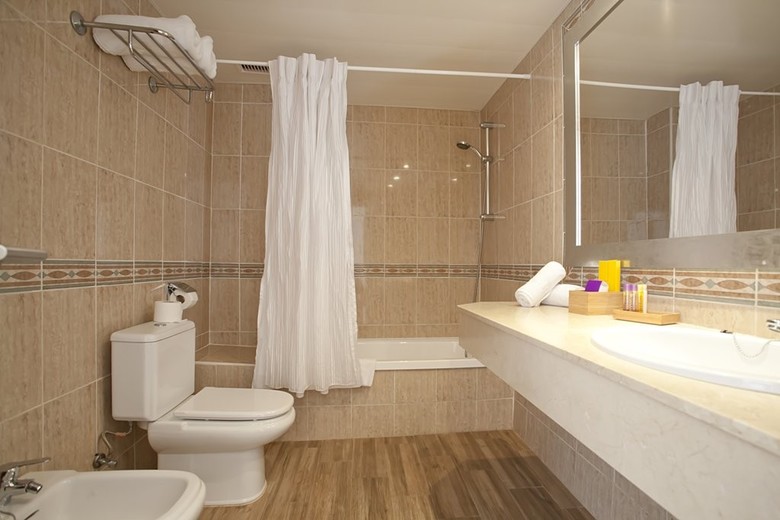 Hotel Fergus Style Cala Blanca Suites