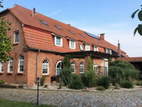 Zum T�nzelnden Pony Gro�
