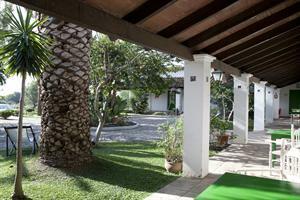 Aparthotel Cortijo Las Pi�as