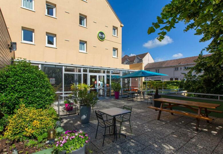 B&B Hotel Chartres Centre Cath�drale