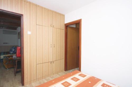 Apartments With A Parking Space Murter - 5103