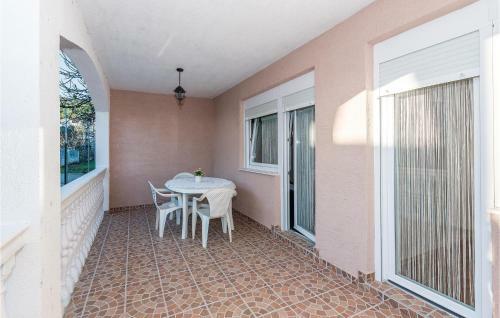 Two-bedroom Apartment In Bilice