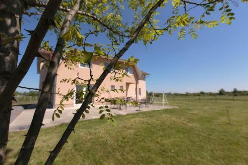 Hostal Secluded Rooms Bilje (slavonija) - 14318