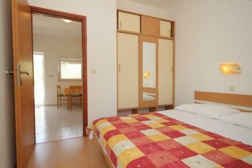 Apartments With A Parking Space Bozava (dugi Otok) - 8123