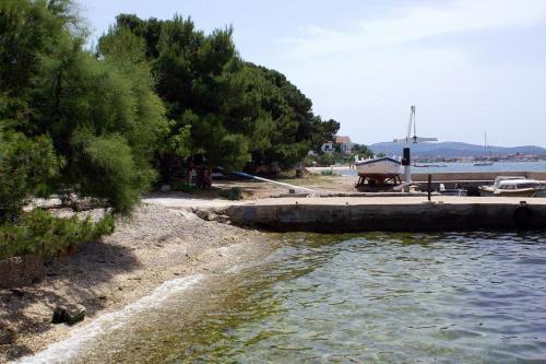 Apartment Brodarica 12642b