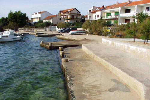 Apartment Brodarica 961a