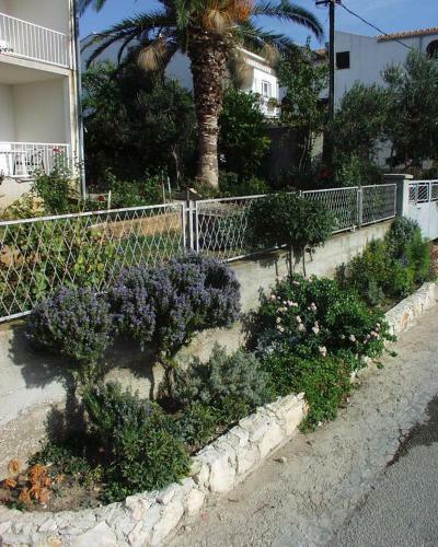 Apartment Brodarica 961a