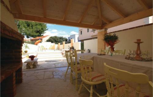 Holiday Home Brodarica 2