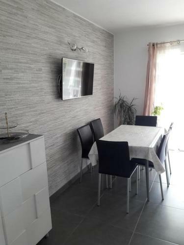 Apartment Brodarica 4195a