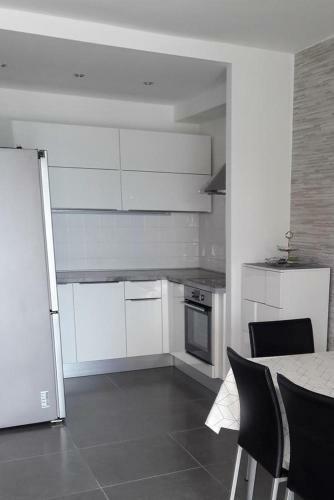 Apartment Brodarica 4195a