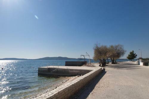 Apartment Brodarica 5736a