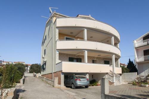 Apartment Brodarica 5736a