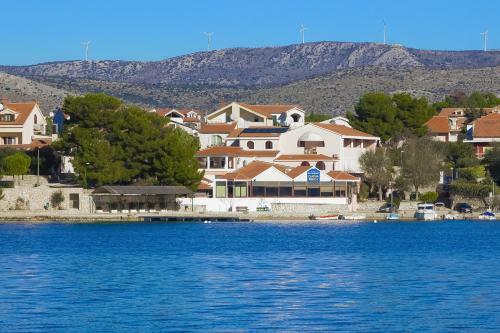 Hostal Pansion Zlatna Ribica