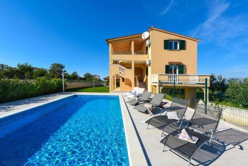 Villa Almond