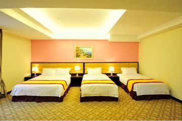 Hotel Hallmark Crown