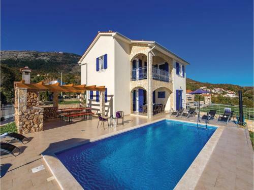 Six-bedroom Holiday Home In Zagore