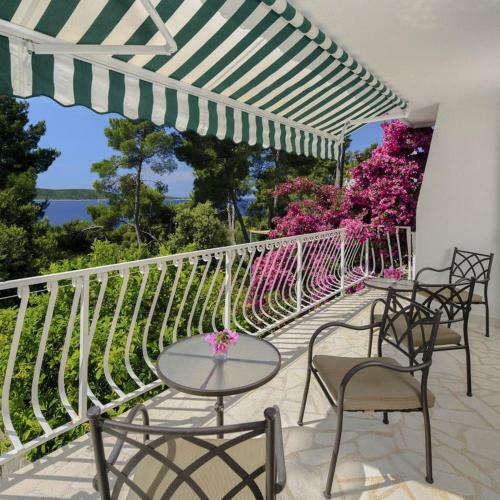 Apartments By The Sea Zavala (hvar) - 2986