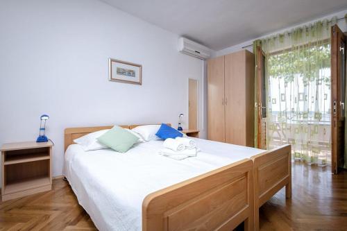 Apartments By The Sea Zavala (hvar) - 2061