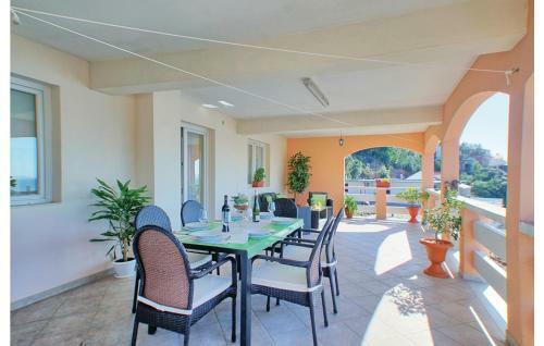Apartment Zavalatica With Sea View III