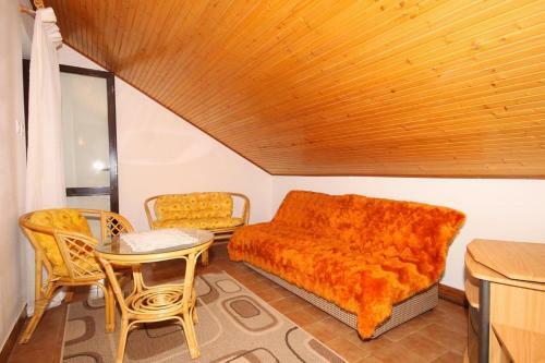 Apartments By The Sea Zavalatica (korcula) - 9137