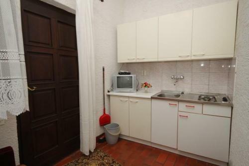Apartments With A Parking Space Zdrelac (pasman) - 8514