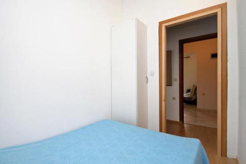 Apartments With A Parking Space Metajna (pag) - 4116