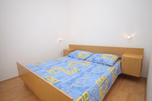 Apartment Metajna 6466a