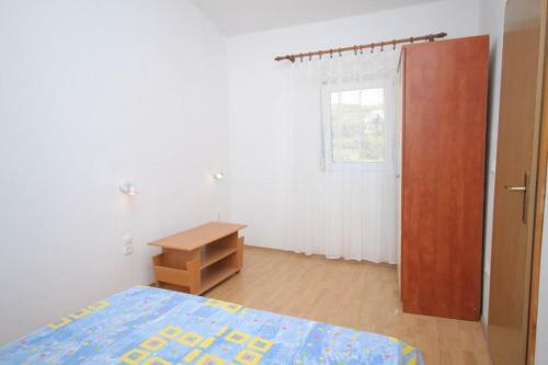 Apartment Metajna 6466a