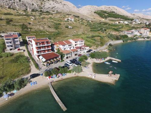 Hostal Double Room Metajna 3305j