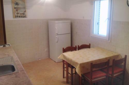 Apartment Metajna 4127b
