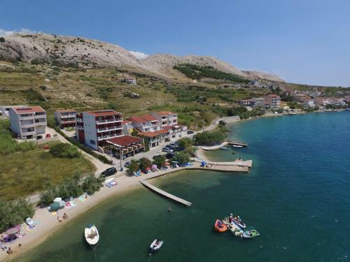 Hostal Double Room Metajna 3305n