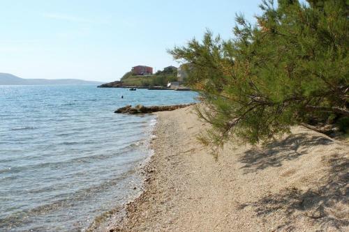 Hostal Double Room Metajna 3305n