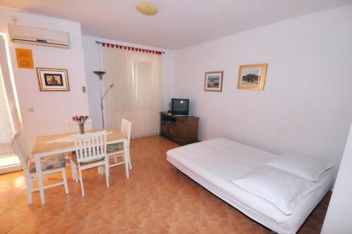 Apartments With A Parking Space Metajna (pag) - 4115