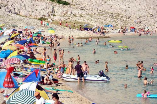 Hostal Triple Room Metajna 206e