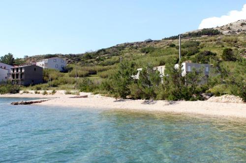 Hostal Triple Room Metajna 3305e