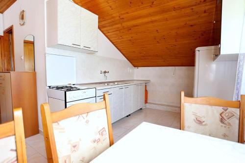 Apartments With A Parking Space Zuljana (peljesac) - 252
