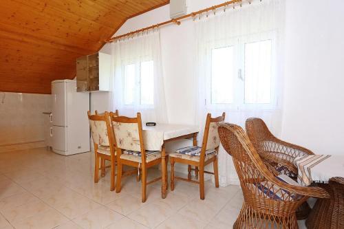 Apartments With A Parking Space Zuljana (peljesac) - 252