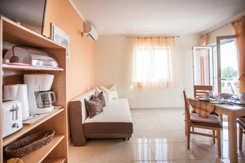 Apartments By The Sea Necujam (solta) - 13726