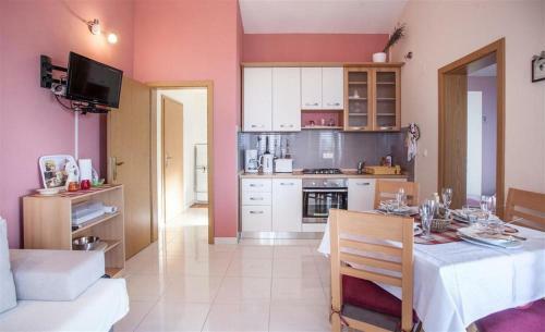 Apartments By The Sea Necujam (solta) - 13726