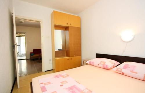 Apartments By The Sea Necujam (solta) - 5186