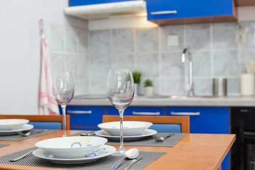 Apartments With A Parking Space Necujam (solta) - 5178