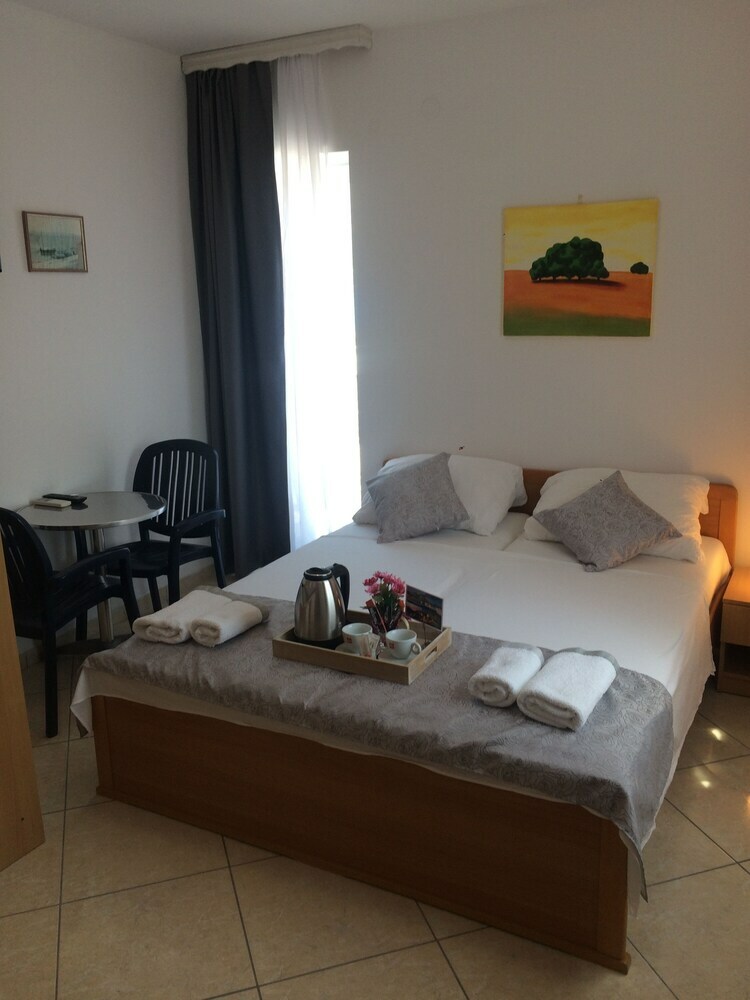 Hostal Villa Menalo