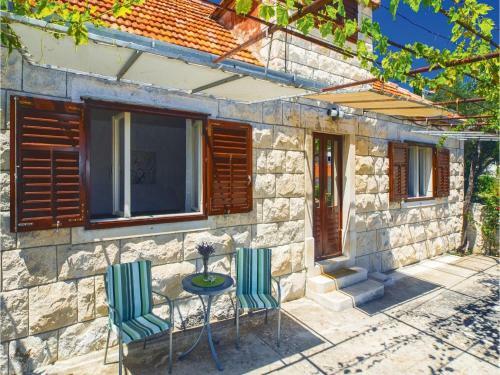 Two-bedroom Holiday Home In Sumartin