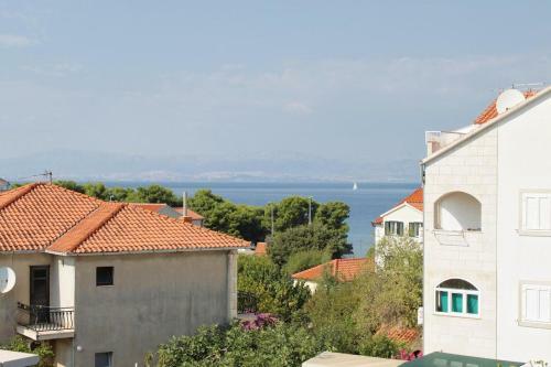 Apartments With A Parking Space Supetar (brac) - 5627
