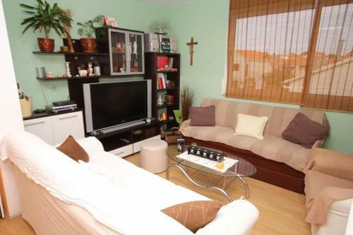 Apartments With A Parking Space Supetar (brac) - 5627