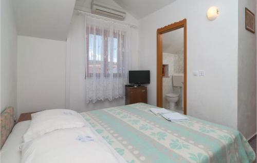 Three-bedroom Apartment In Supetar