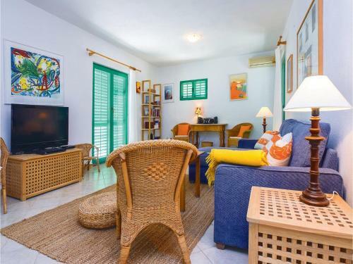 Four-bedroom Holiday Home In Sutivan