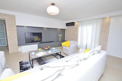 Holiday Home Villa Deal