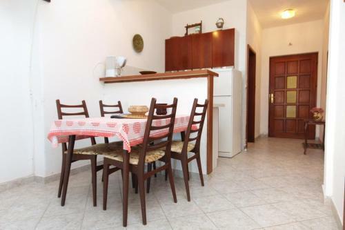 Apartments By The Sea Nemira (omis) - 5956